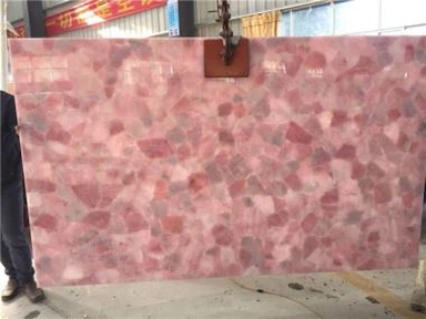 หินกึ่งมีค่าสีชมพู